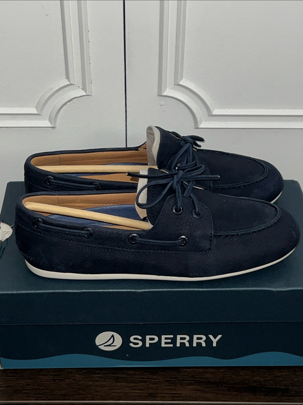 Sperry Women's Slim Lace-Up Boat Shoes, Navy, Size: 7 - Picture 2 of 9